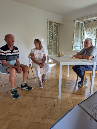 Pfarrer und Notar mit Paul und Moni